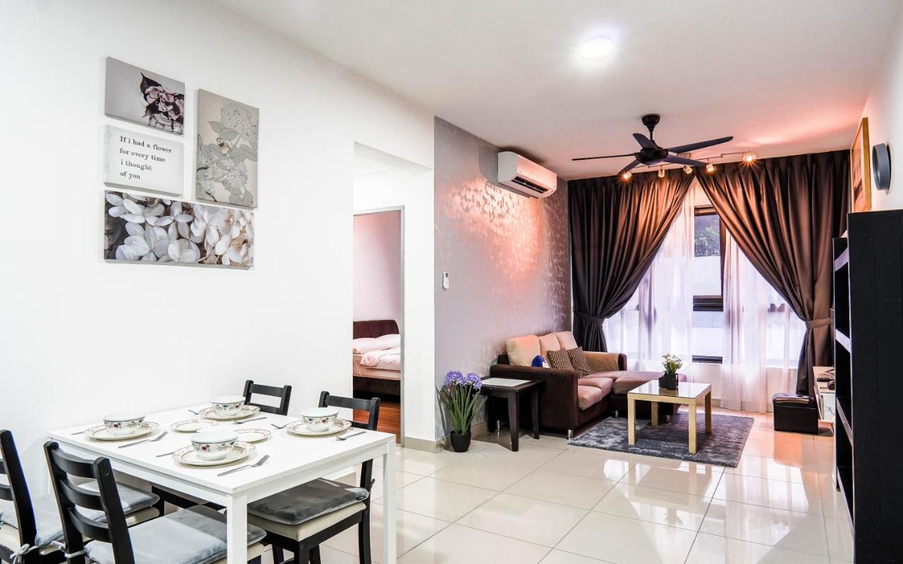 M Vertica Kl By Airhost *